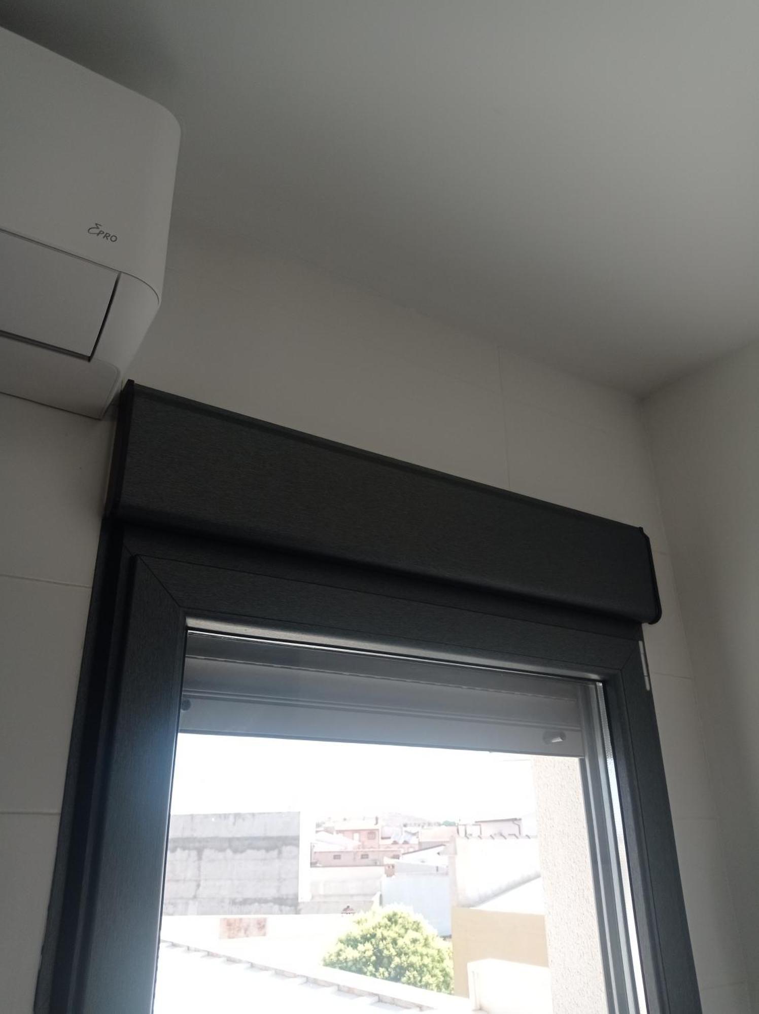 Loft para 2 personas con cocina americana con gran luminosidad, TV 42, cama de matrimonio con colchón de buena calidad, dos sofás grandes y comodos , con baño con plato de ducha,chimenea interior y 2terrazas de unos 50 metros y barbacoa exterior,pre Herencia Esterno foto